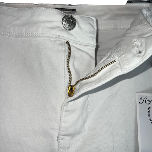 NEW Royalty Mid Rise Cropped White Distressed Capris Women’s Plus Size 24W - Picture 2 of 12